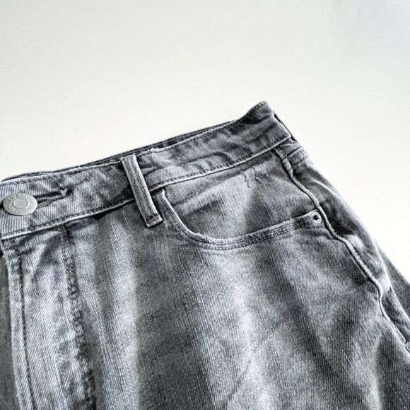 Old Navy // High Rise with secret slim pockets // Black acid wash // Size 12 - Picture 9 of 10
